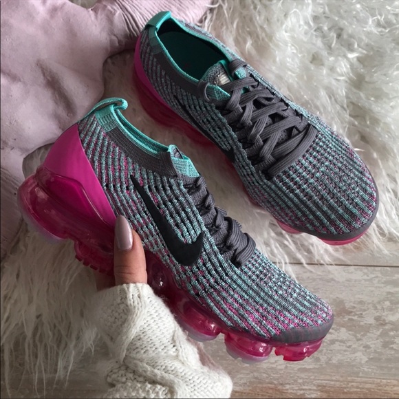 NWT Nike Air Vapormax Flyknit 3 - Picture 3 of 8